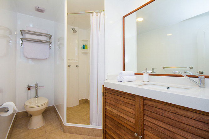 Tip Top II bathroom
